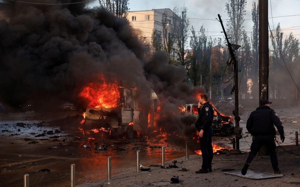 Khắp lãnh thổ Ukraine hứng chịu các đợt không kích bằng tên lửa